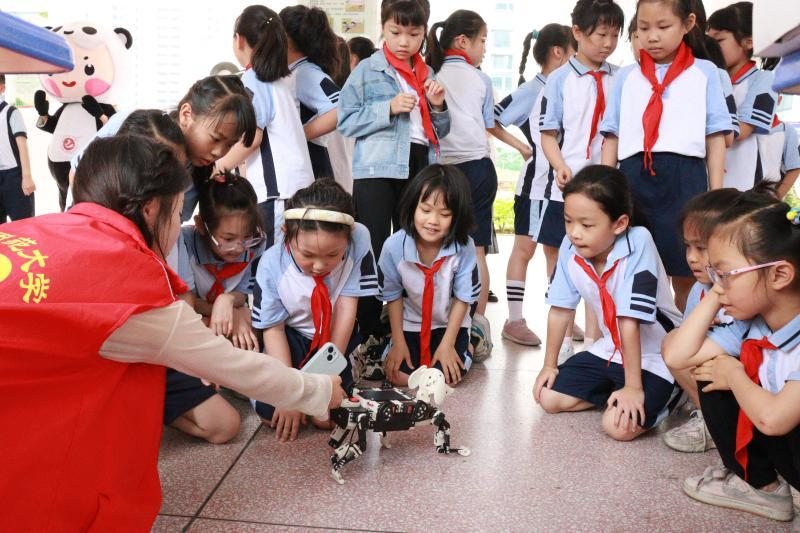 學習強國：多彩校園 | 閩南師范大學：計算機文化節從大學校園走進中小學