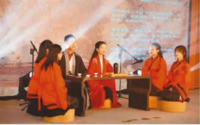 人民日報海外版：以詩會友